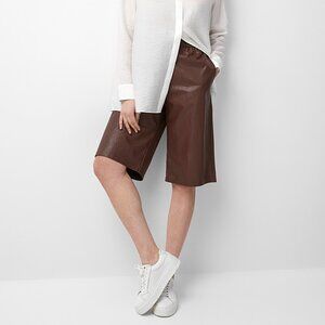 BNWT SS22 SISLEY FAUX LEATHER SHORTS 48